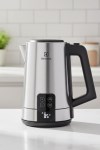 Pava Eléctrica Efficient EEK50 2Lts 2000W Inox ELECTROLUX 