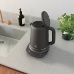 PAVA ELEC EXPERT EKP70 1,7L  ELECTROLUX
