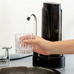 Purificador de Agua Negro 14000L elimina cloro