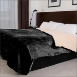 Acolchado Edredon Queen Triple Flannel Con Corderito Color Azul Negro