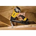 Clavadora para conectores metálicos DEWALT DWMC150 de 1,5 pulgadas