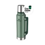 TERMO STANLEY CLASICO 1.4LTS ASA PLEGABLE - VERDE