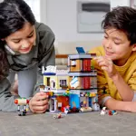 Set de construcción LEGO Creator 3 en 1 Townhouse Pet Shop & Café