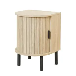 Mesa De Luz Con Decoración Varillad...