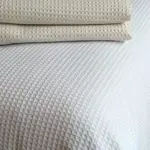 Cubrecama Nido de Abeja Queen Blanco