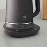 Pava Eléctrica Electrolux Expert 1,7L EKP70