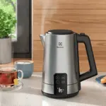 Pava Eléctrica Electrolux Efficient 2L EEK50