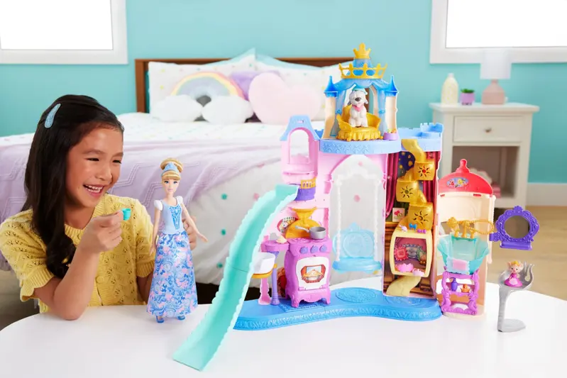 Mattel Disney Princess Castillo de Mascotas Playset con Muñeca