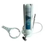 Filtro Agua Pura. Purificador Blanco Para Agua De Red Sobre Mesada