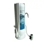 Filtro Agua Pura. Purificador Blanco Para Agua De Red Sobre Mesada