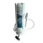 Filtro Agua Pura. Purificador Blanco Para Agua De Red Sobre Mesada