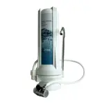 Filtro Agua Pura. Purificador Blanco Para Agua De Red Sobre Mesada