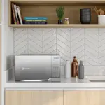 Microondas Electrolux 25L Plata con Grill y Función Descongelar EMDM25G5GSYG