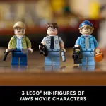 Juego de dioramas LEGO Ideas Jaws con barco orca y minifiguras
