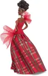 Muñeca moderna Barbie Signature Holiday 2024 con vestido a cuadros