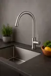 Grifería Para Cocina Monocomando Giratorio Novohome Satínado