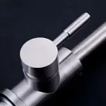 Grifería Para Cocina Monocomando Giratorio Novohome Satínado