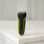 Afeitadora Braun 300 BT Series 3 Sport Negro y Amarillo