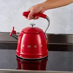 Hervidor eléctrico Smeg Retro para estufa, 2,4 L, color rojo