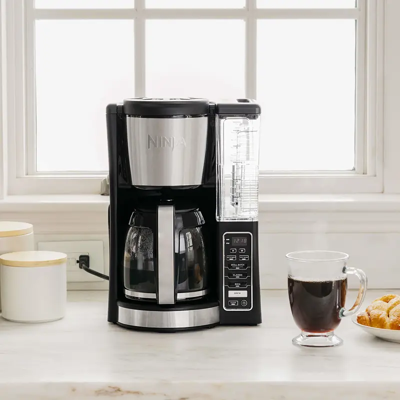 Cafetera Ninja CE201 de 12 tazas con depósito de agua de 1,8 litros