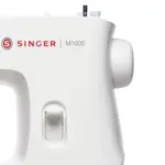 Máquina de Coser Mecánica M1605C - 6 Puntadas, Ojalador 4 Pasos, Blanca