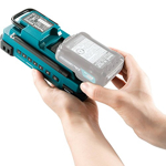 Radio para sitio de trabajo Makita RM02, 12 V máx., CXT®, iones de litio, inalámbrica