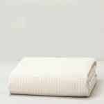 Cubrecama Nido de Abeja Queen Size Color Beige