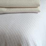 Cubrecama Nido de Abeja Queen Size Color Beige