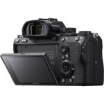 Cámara Sony Alpha a7 III sin espejo ILCE7M3/B con accesorios