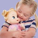 Muñeca Interactiva Baby Alive Lulu Achoo con Playset de Doctor