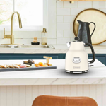 Pava eléctrica Westinghouse Retro Blanca 1.75 Lts WH-PE22002S