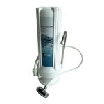Filtro Agua Pura. Purificador Blanco Para Agua De Red Sobre Mesada
