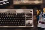 Teclado retromecánico de 8 bits con Bluetooth/2.4G/USB-C C64