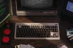 Teclado retromecánico de 8 bits con Bluetooth/2.4G/USB-C C64