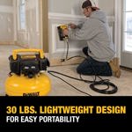 Compresor de aire DEWALT Pancake de 6 galones 165 PSI (DWFP55126)