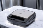 Sandwichera Novohome SM400 Tapa de Acero Inox. Antiadherente