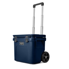 Cooler Roadie De 32 Ruedas, Color Azul Marino Con C...